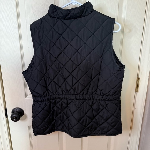 St. John's Bay Black Quilted Vest with Gold Accents. Front pockets. Womens L - Picture 2 of 6